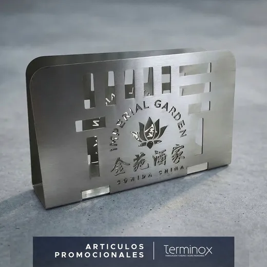 Celosías y puertas de acero inoxidable — proyecto Terminox